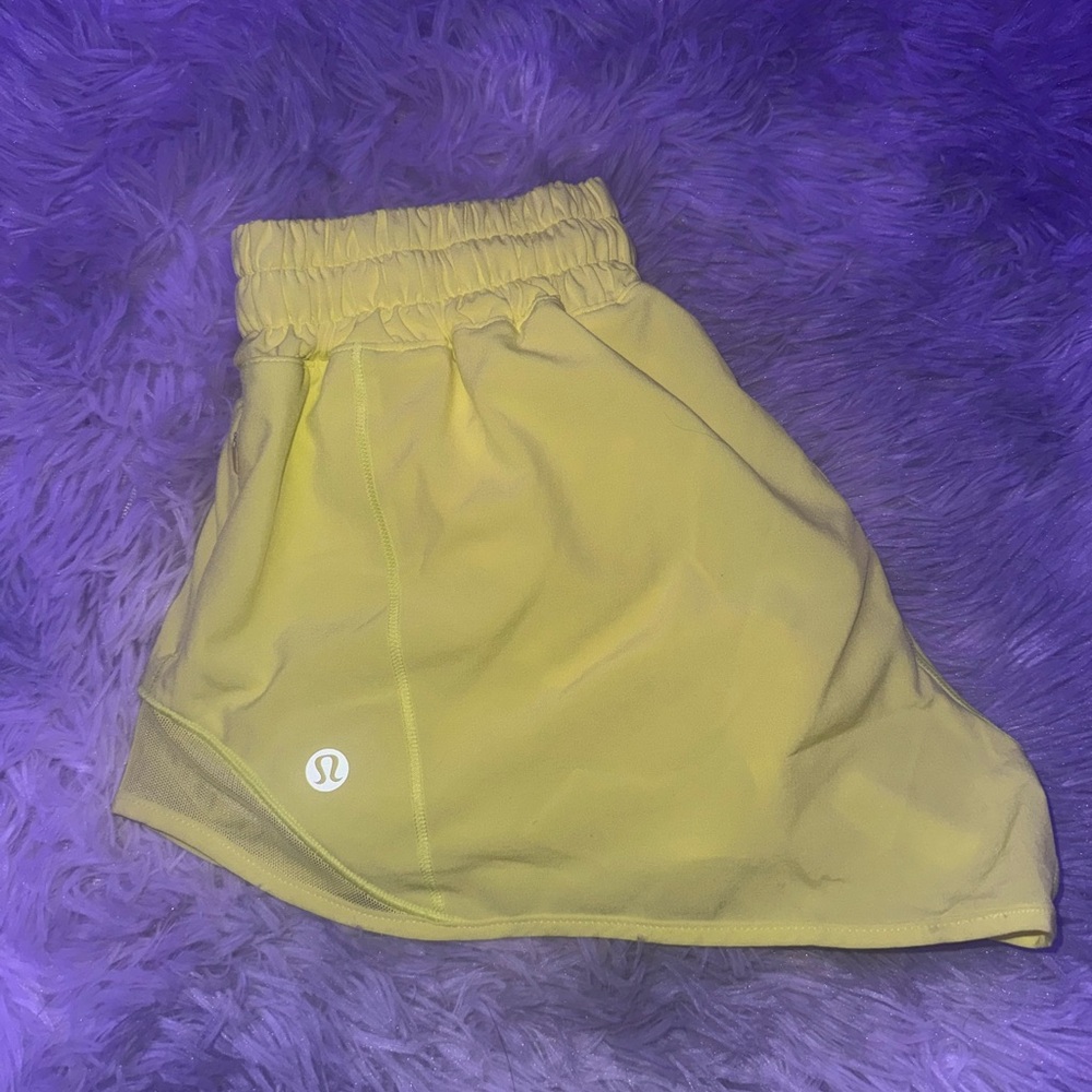 lululemon size 4 yellow hotty hot shorts